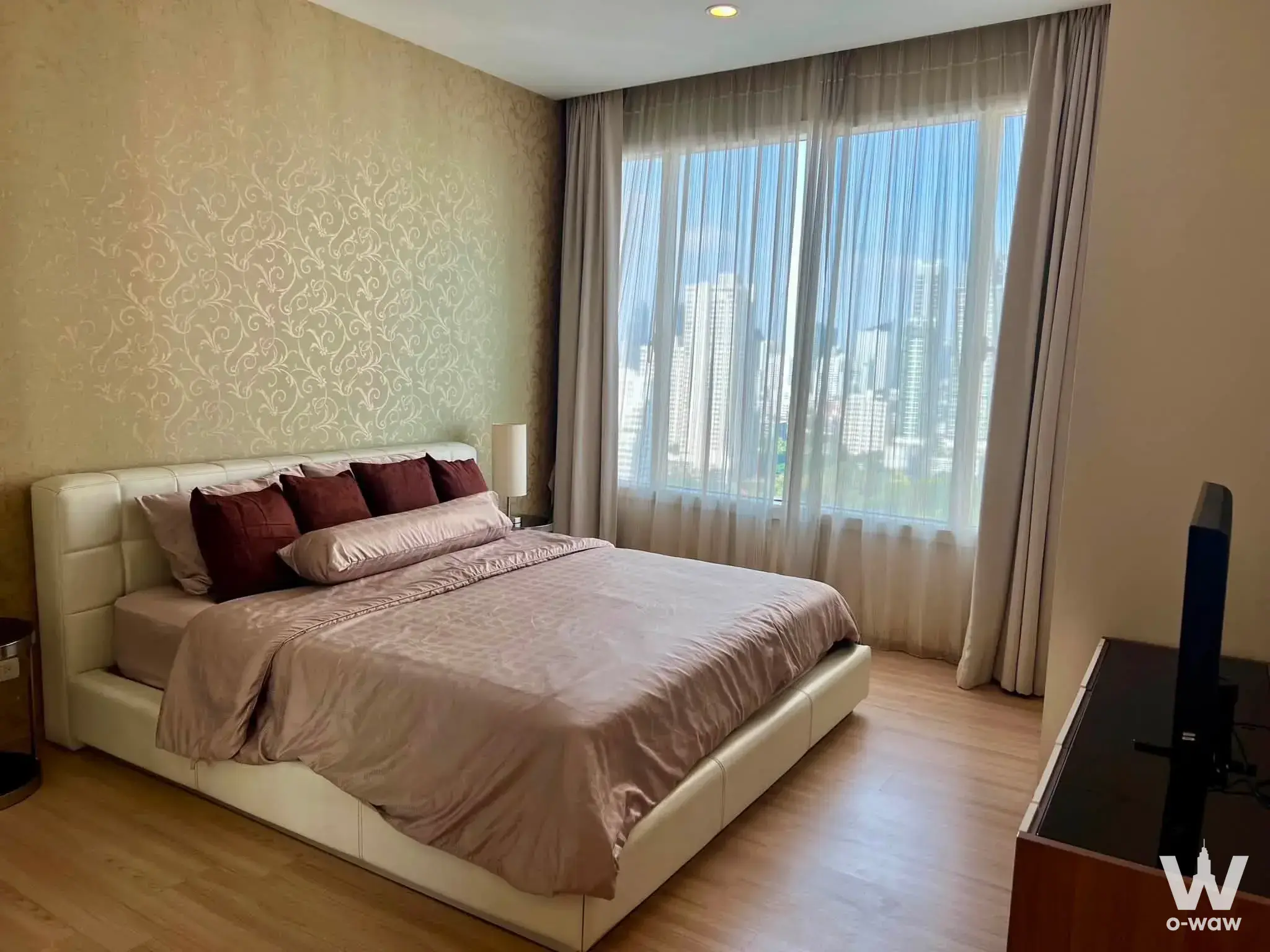 Condo with 1 bedroom for rent at 39 by Sansiri — photo 2 of 5