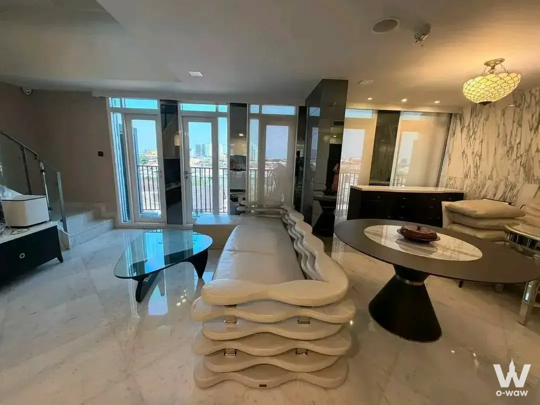 Condo with 3 bedrooms for sale at Maestro 01 Sathorn-Yenakat — photo 1 of 5