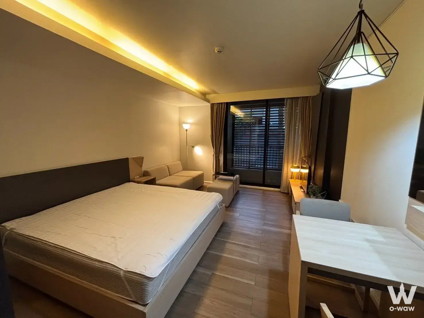 Condo with 1 bedroom for rent at Circle Condominium — photo 1 of 5