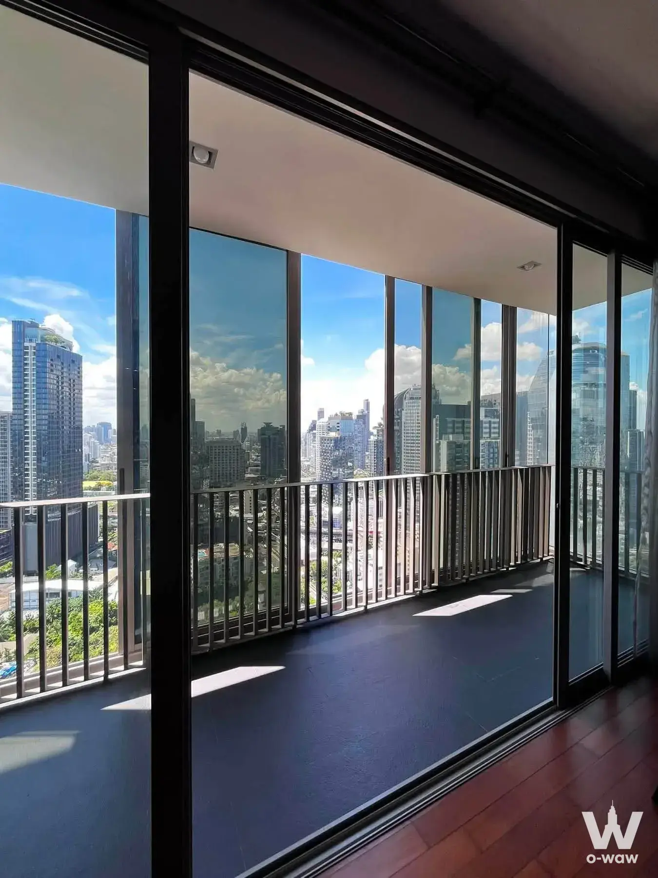 Condo with 3 bedrooms for rent at Ashton Morph 38 — photo 1 of 5