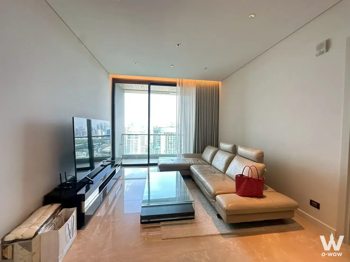 Condo with 2 bedrooms for rent at Sindhorn Residence — photo 4 of 4
