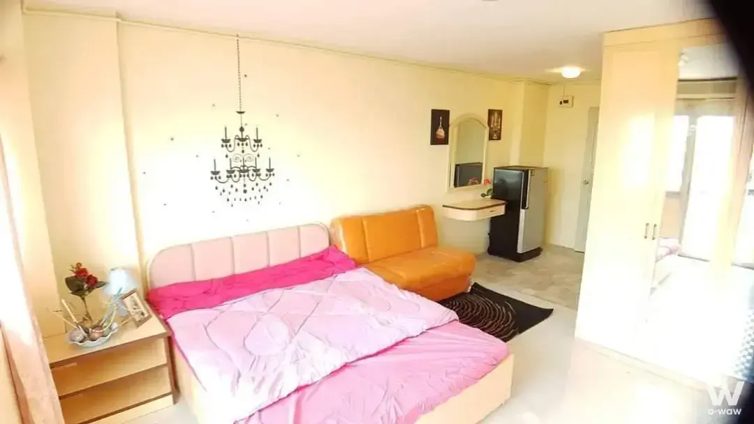 Lat Phrao 48, Bangkok (Near MRT Sutthisan)