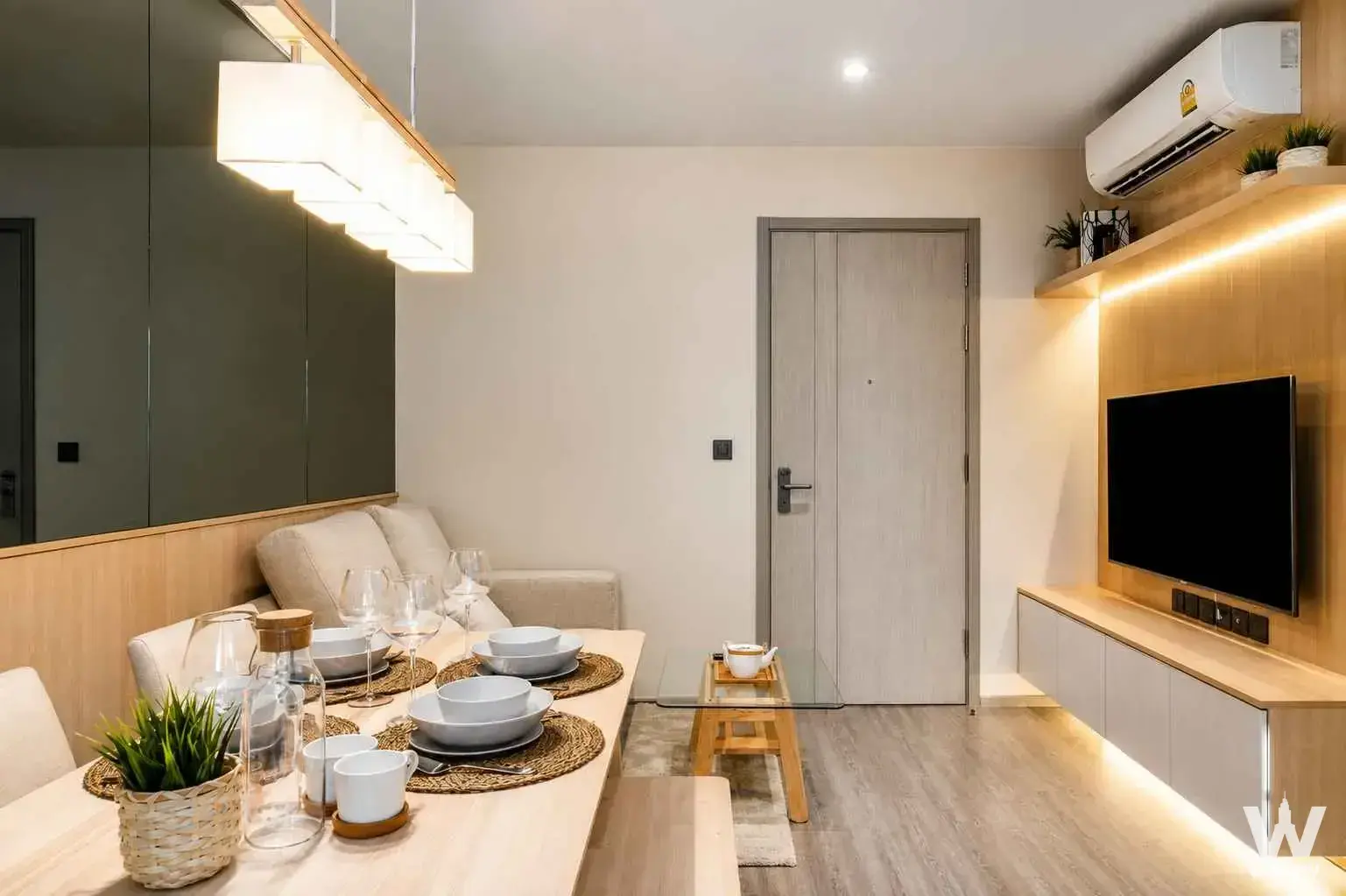 Condo with 1 bedroom for rent at Rhythm Ekkamai — photo 2 of 4