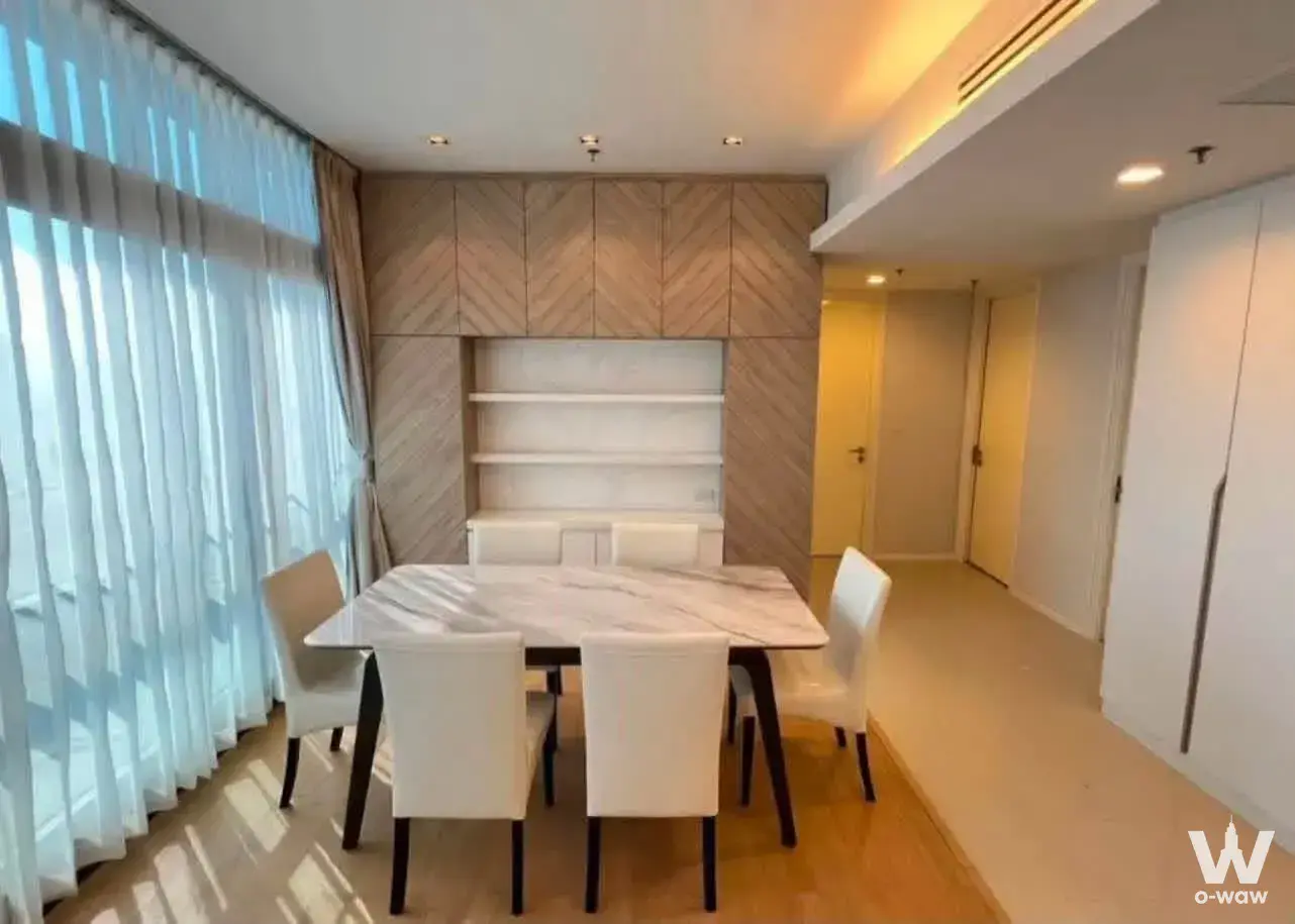 Condo with 3 bedrooms for rent at Circle Living Prototype — photo 2 of 5