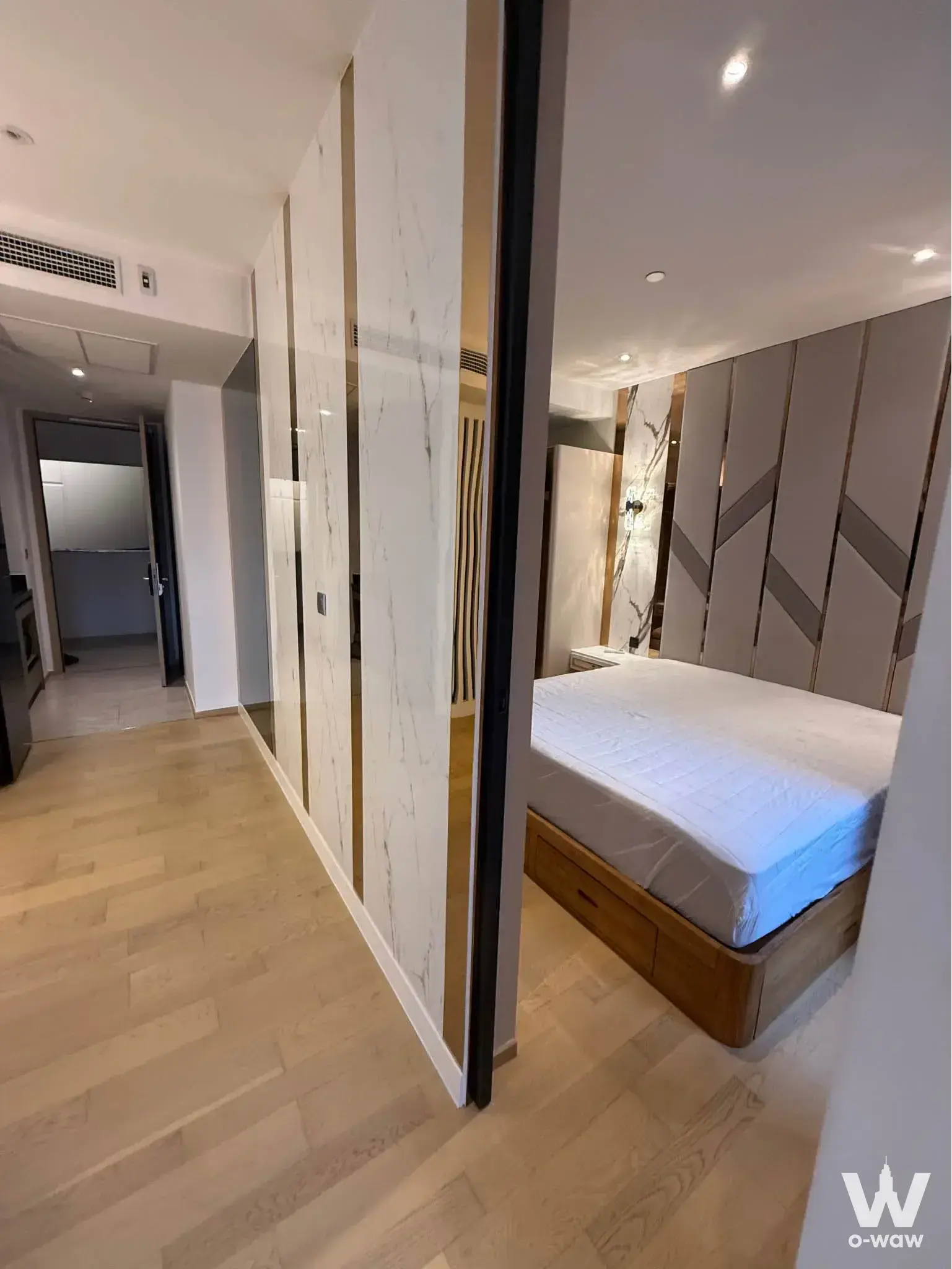 Condo with 1 bedroom for rent at ASHTON Asoke - Rama 9 — photo 2 of 5