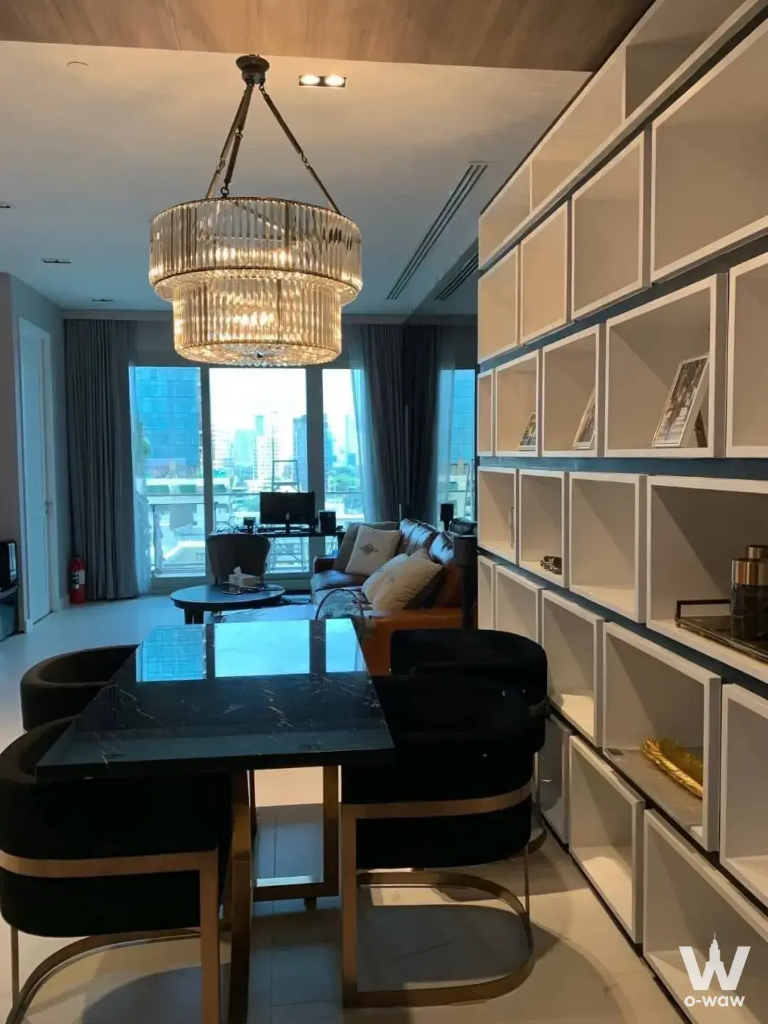 Condo with 2 bedrooms for rent at 185 Rajadamri — photo 4 of 5