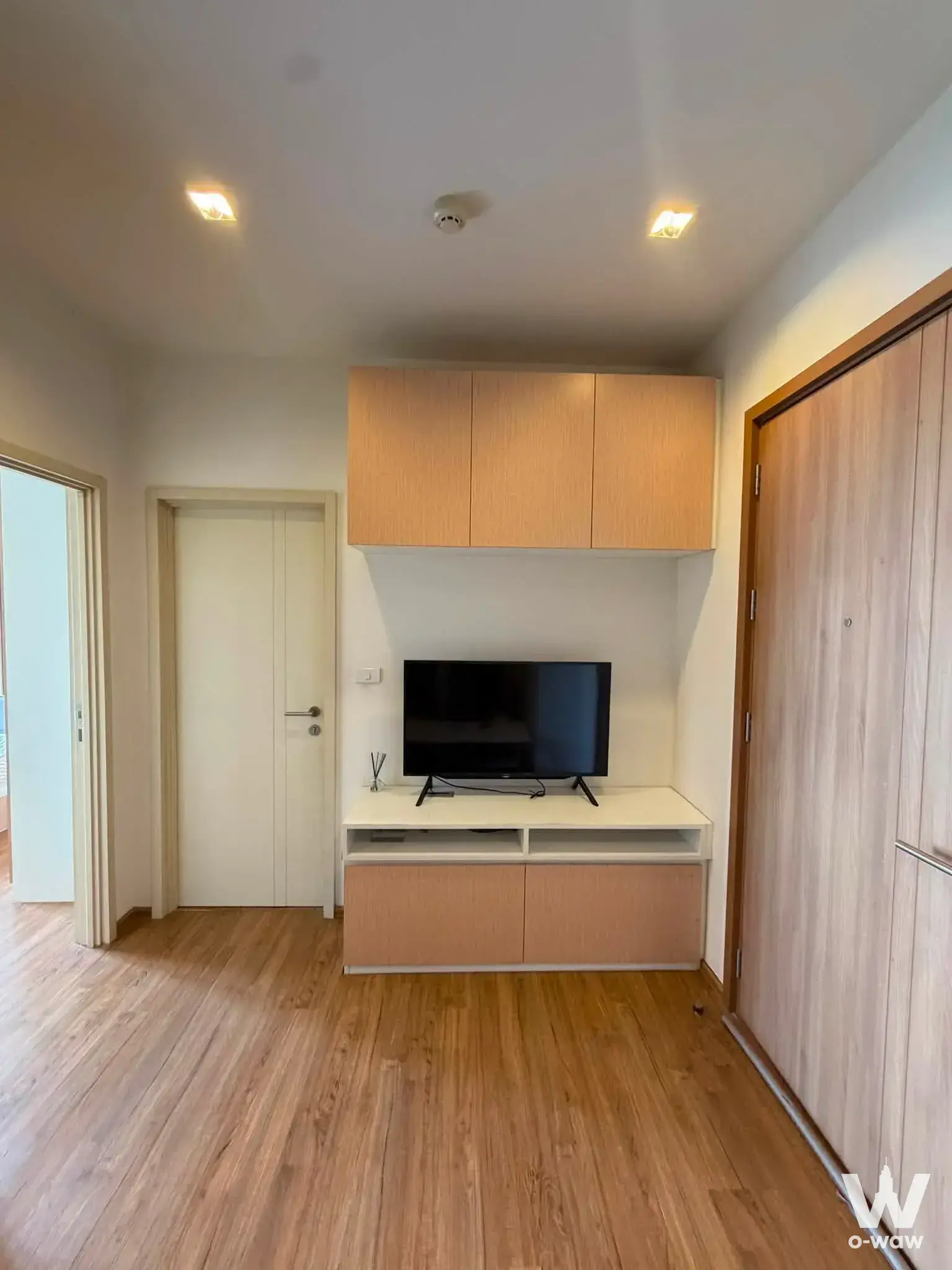 Commercial with 1 bedroom for rent at HASU HAUS — photo 3 of 5