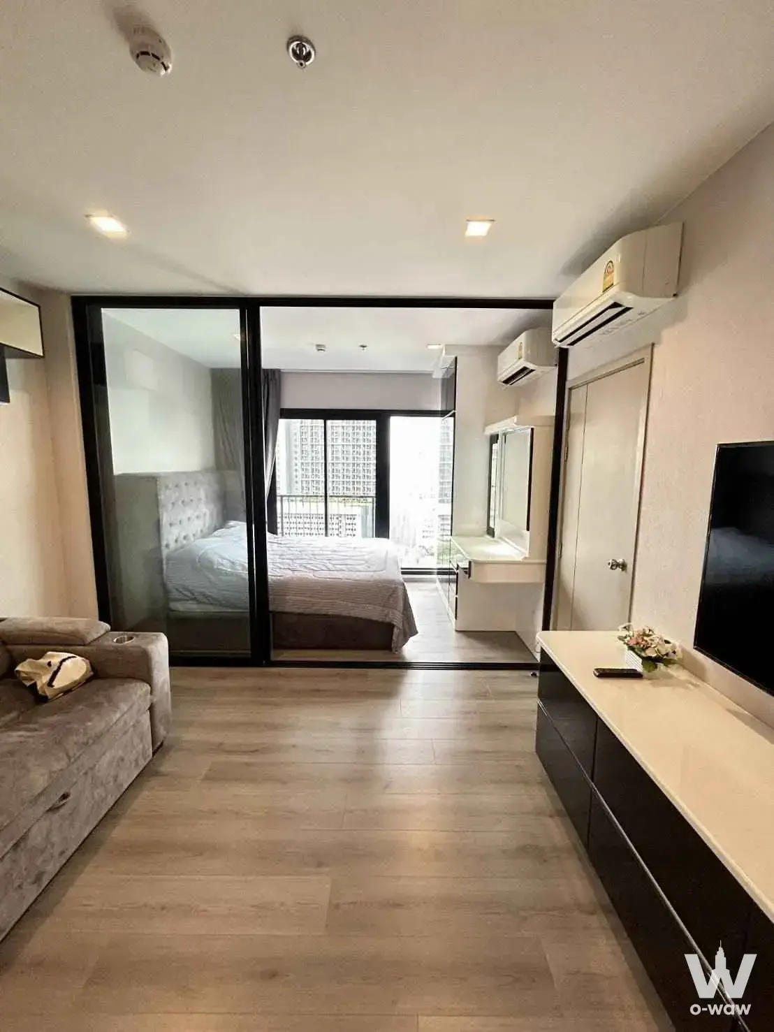 Condo with 1 bedroom for rent at The Politan Rive — photo 3 of 5