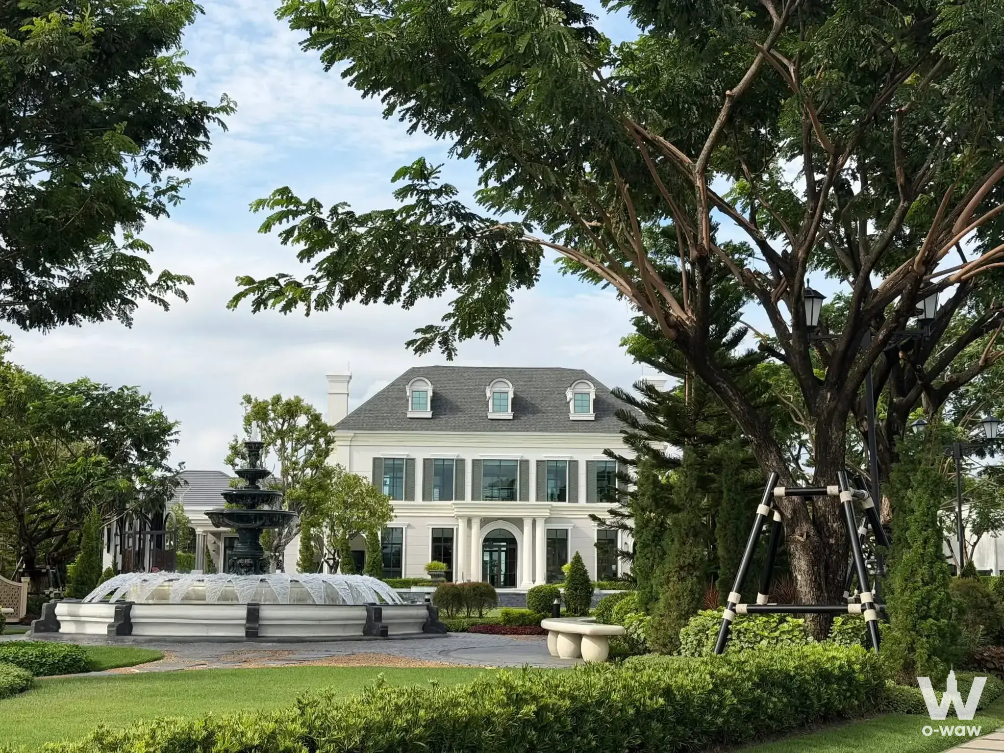 Bangna KM.10, Bangkok