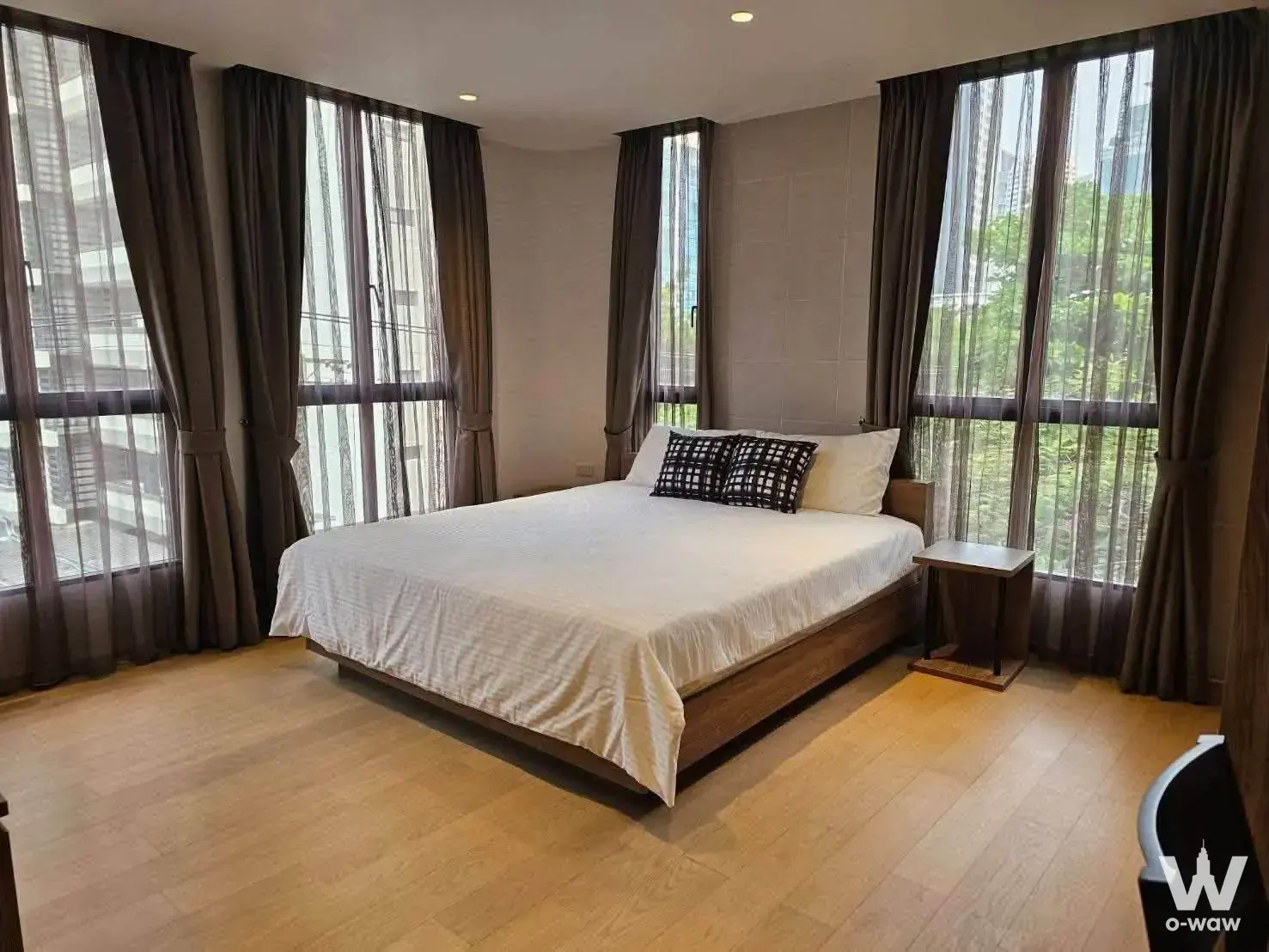 Condo with 2 bedrooms for rent at Runesu Thonglor 5 — photo 2 of 5