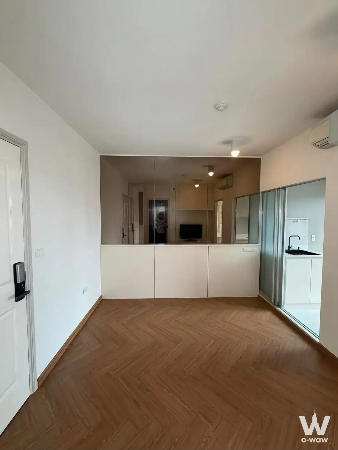 Condo with 1 bedroom for sale at Near MRT Nonthaburi Government Center Station, approximately 650 meters away — photo 1 of 4